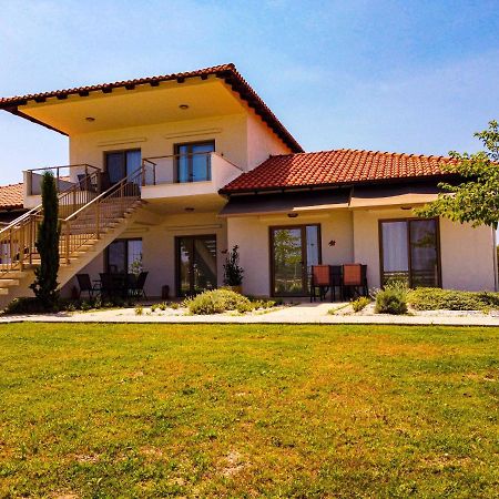 Varkes Suites 2 Nea Moudania Exterior foto