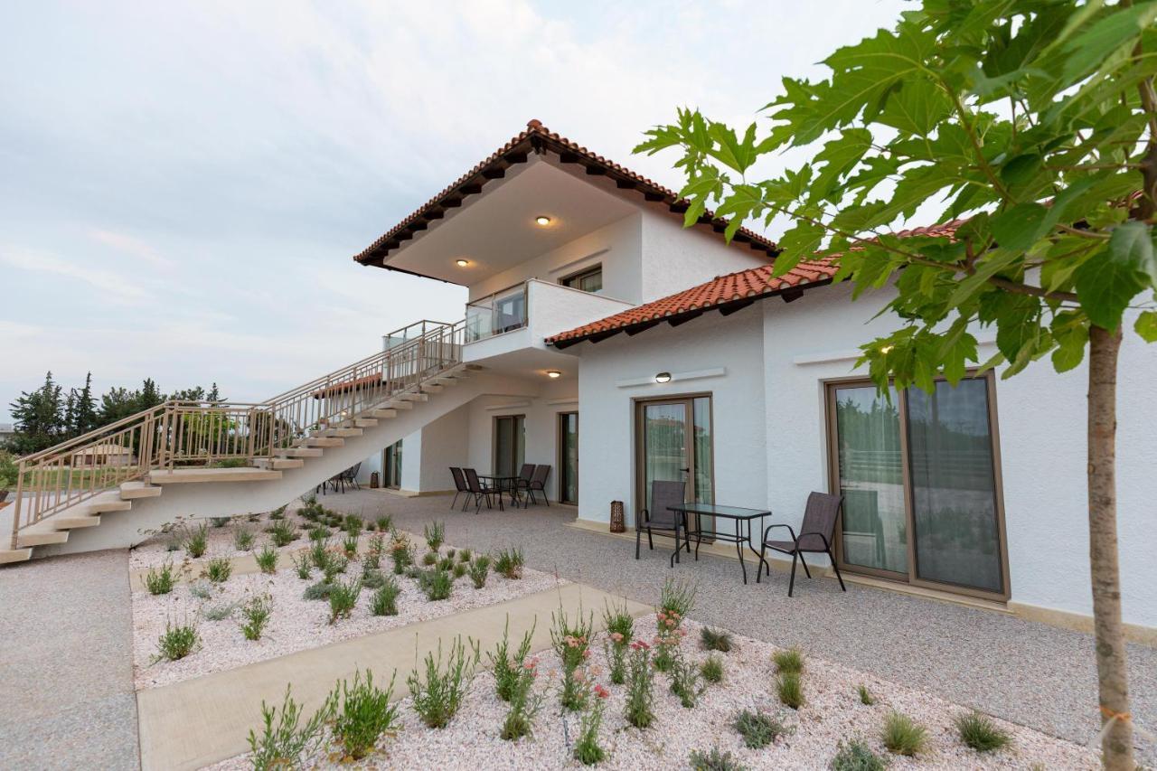 Varkes Suites 2 Nea Moudania Exterior foto