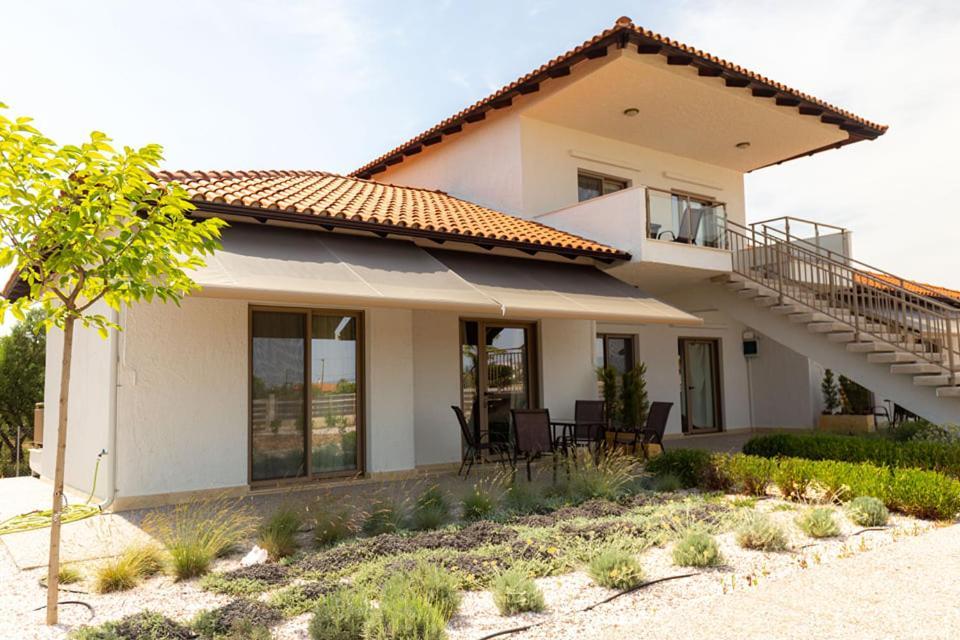 Varkes Suites 2 Nea Moudania Exterior foto