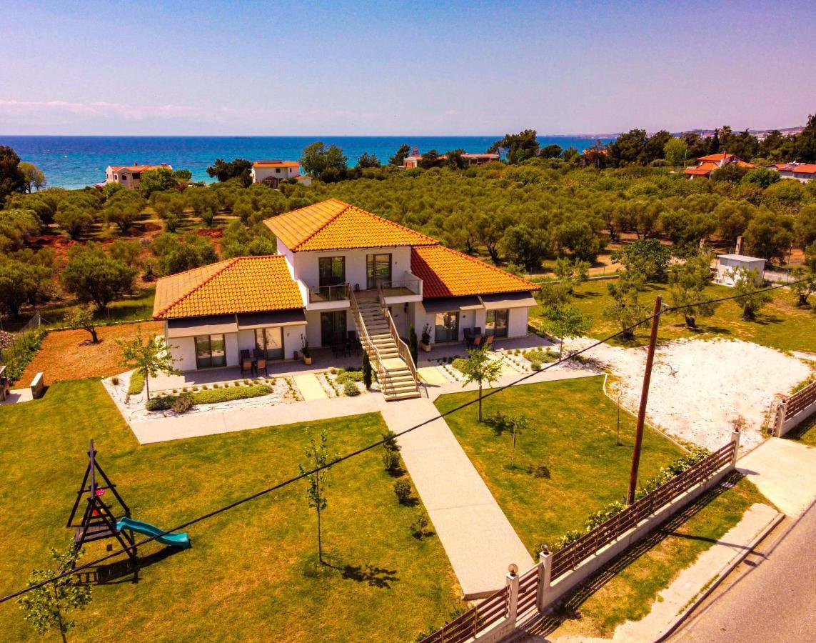 Varkes Suites 2 Nea Moudania Exterior foto