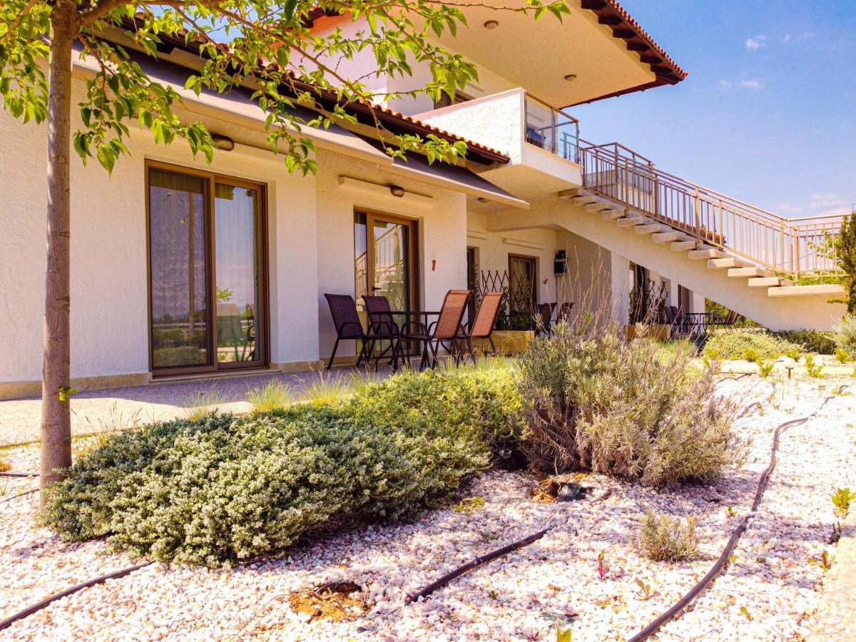 Varkes Suites 2 Nea Moudania Exterior foto